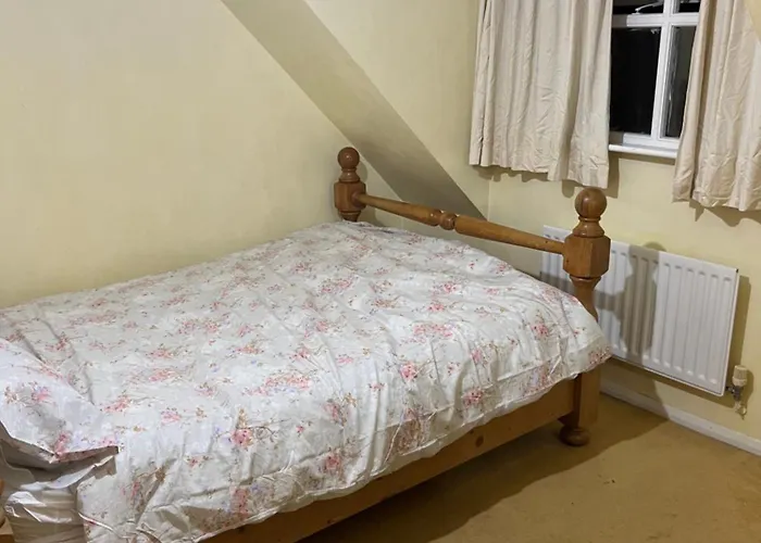 Richmond Room Near City Centre